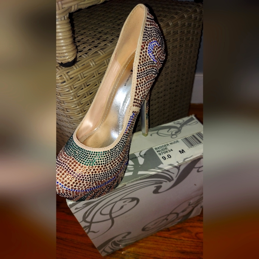 SHI Rhinestone Pumps
